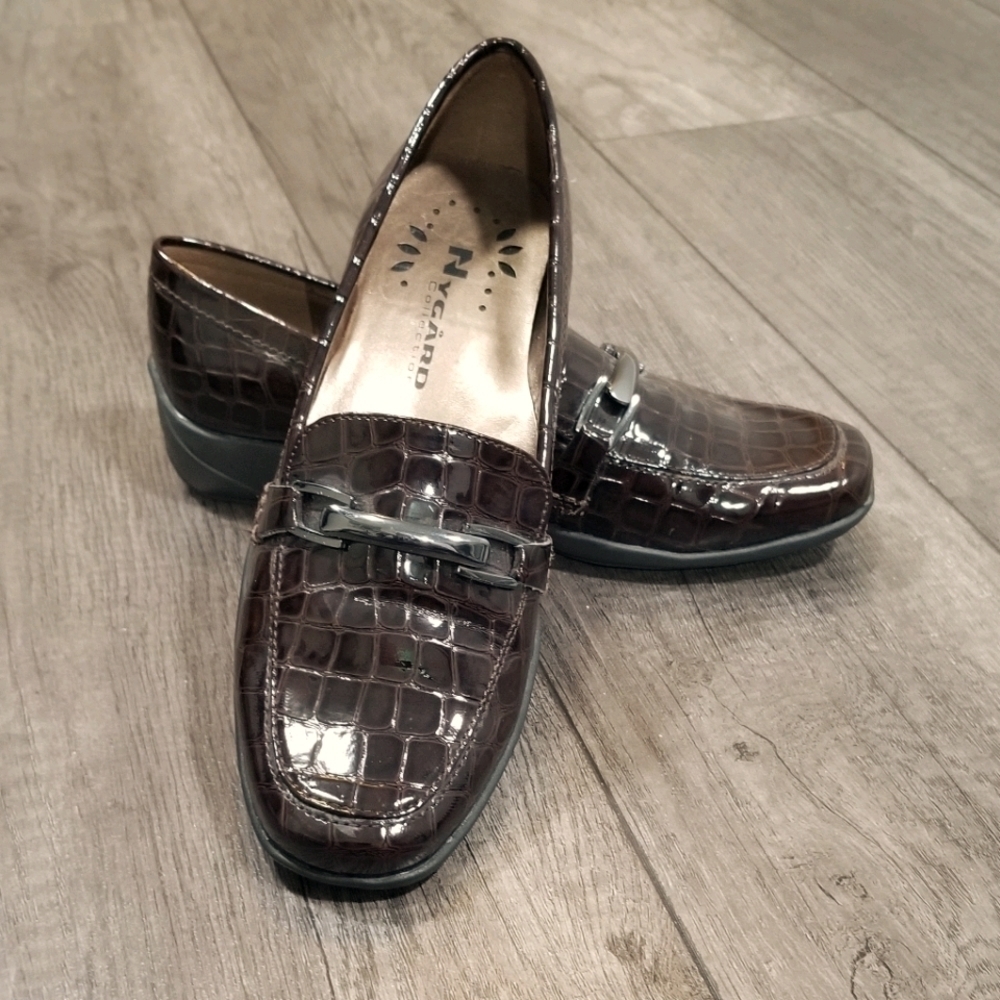 Nygard Collection Women's Loafers Size 6M Alligator Print Brown